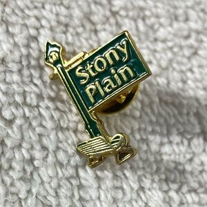 5/$35 Vintage Stony Plain Alberta Enamel Souvenir Pin
